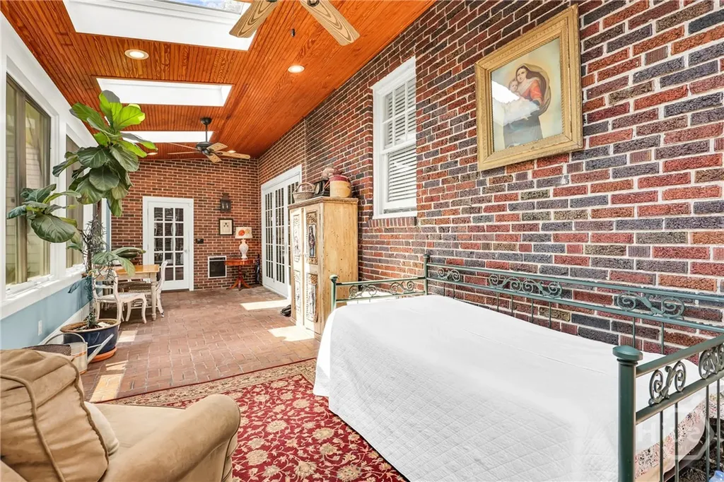 201 E 53rd Street Savannah GA 31405