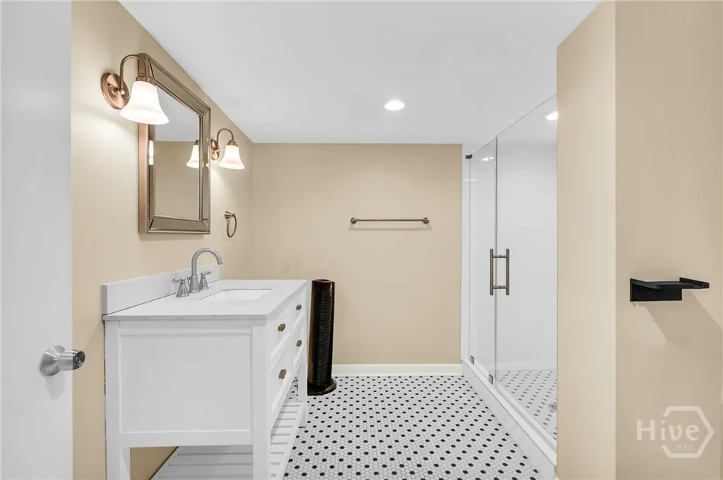 201 E 53rd Street Savannah GA 31405