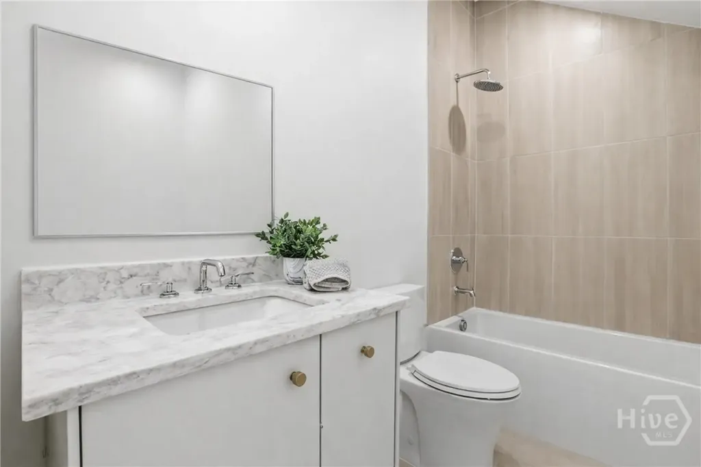 116 Pearl Street Savannah GA 31401