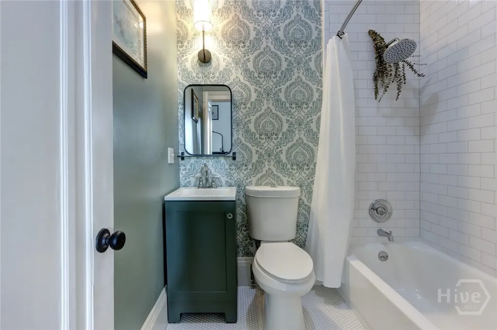 123 W Park Avenue Savannah GA 31401