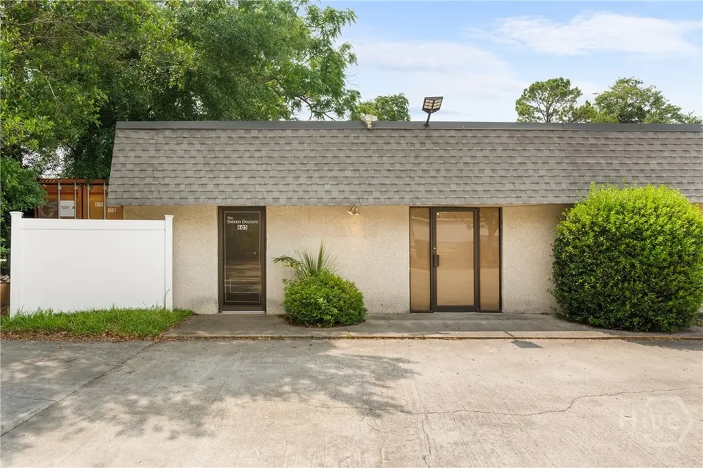 605 E 69th Street Savannah GA 31405