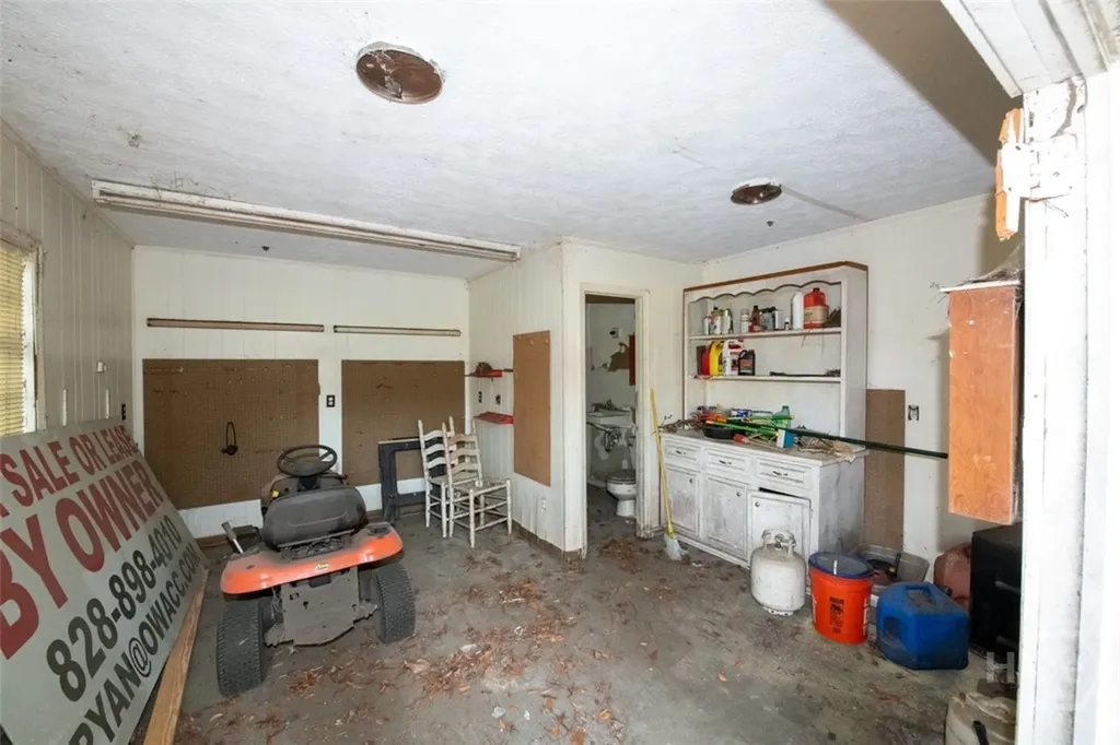 506 W Us 80 Highway Bloomingdale GA 31302