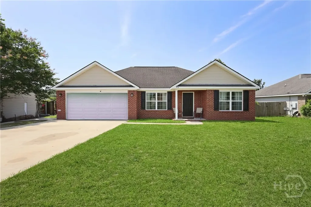 413 E Banks Street Glennville GA 30427