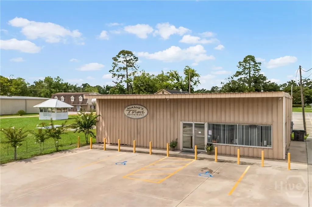 697 W Cherry Street Jesup GA 31545