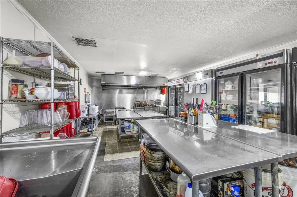 697 W Cherry Street Jesup GA 31545