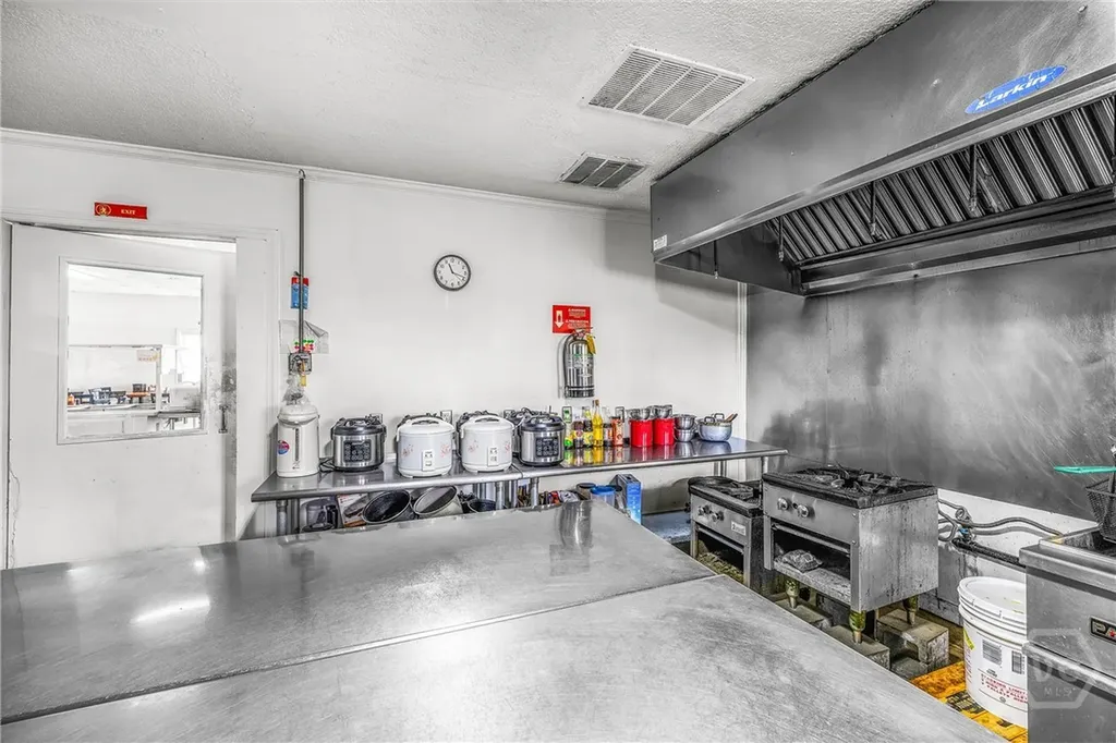 697 W Cherry Street Jesup GA 31545