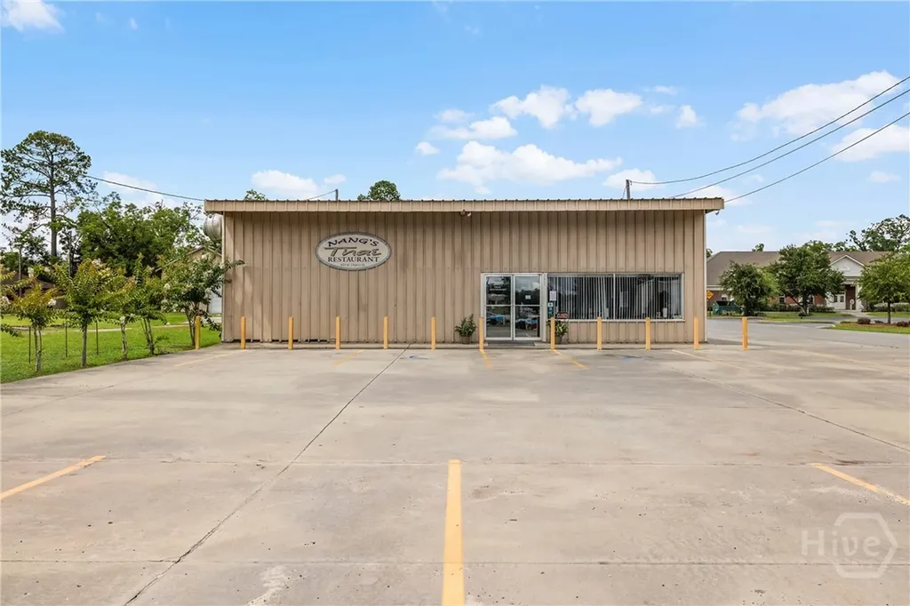 697 W Cherry Street Jesup GA 31545