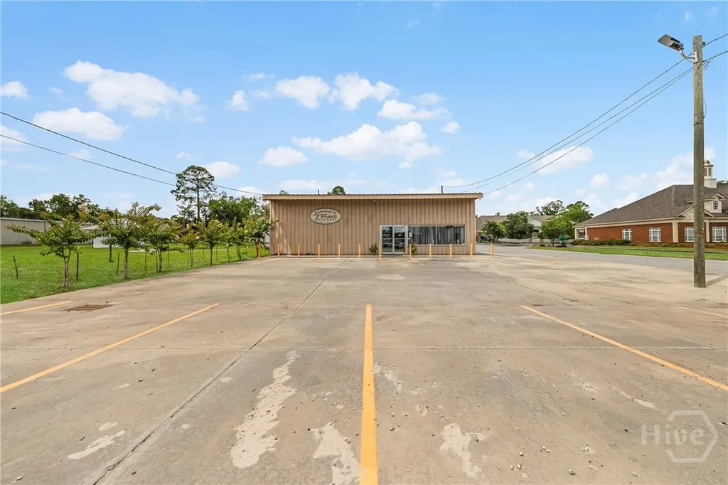 697 W Cherry Street Jesup GA 31545