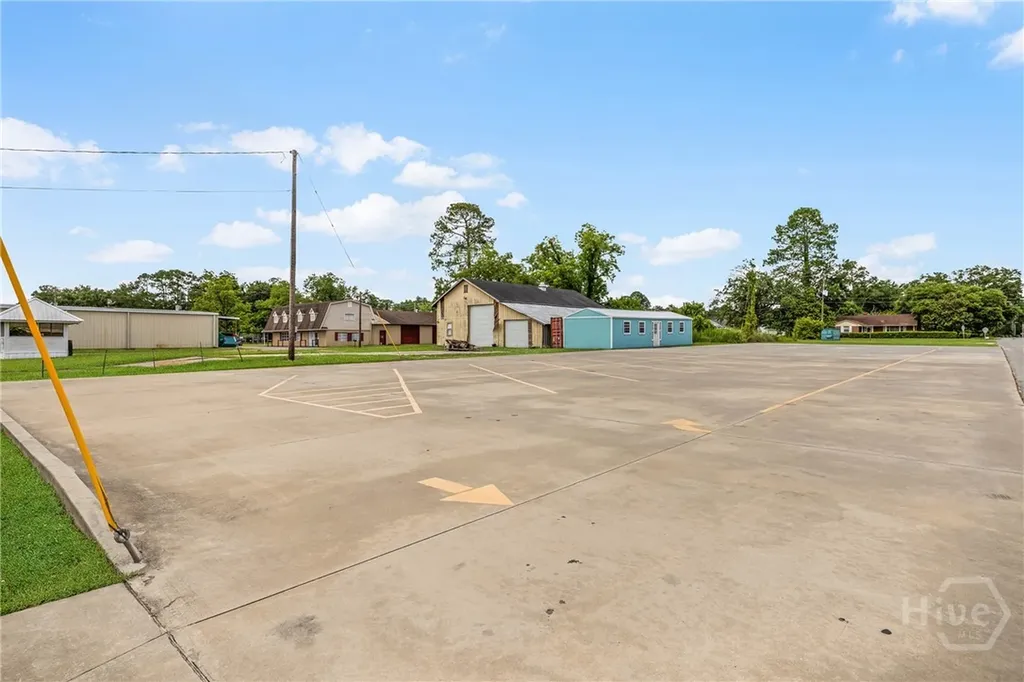 697 W Cherry Street Jesup GA 31545