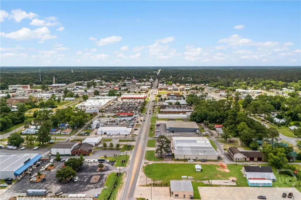 697 W Cherry Street Jesup GA 31545