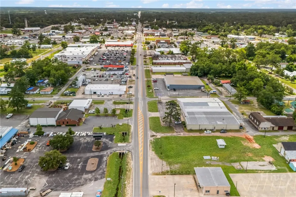 697 W Cherry Street Jesup GA 31545