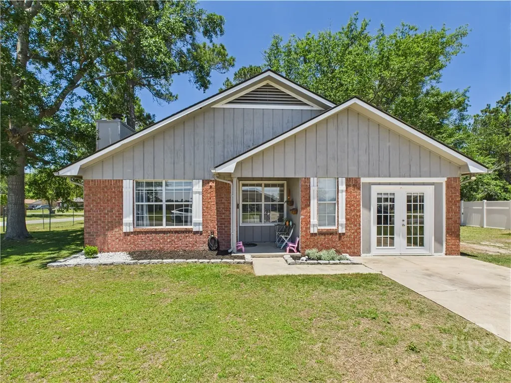 16 E Kenny Drive Hinesville GA 31313