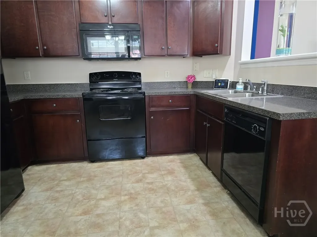 182 Gloucester Drive Midway GA 31320