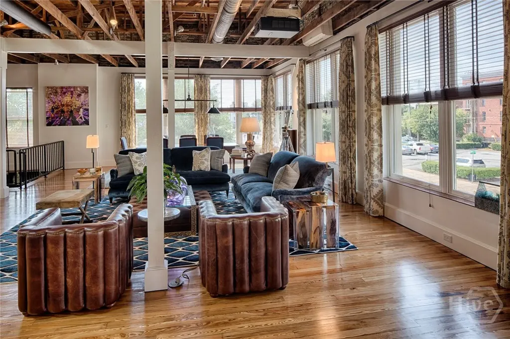 232 E Broughton Street Savannah GA 31401