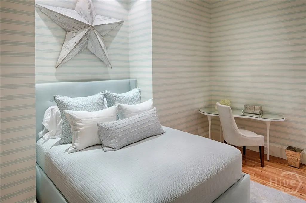 232 E Broughton Street Savannah GA 31401