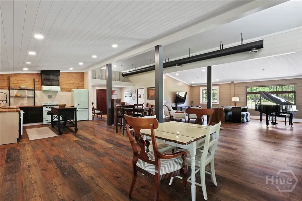 5747 Ogeechee Road Savannah GA 31405