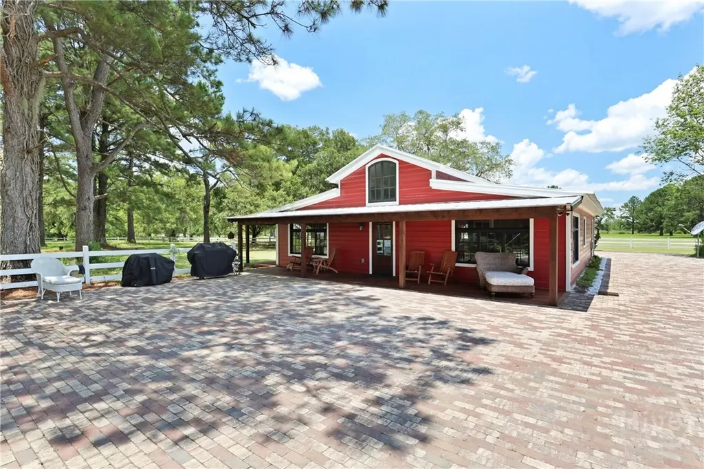 5747 Ogeechee Road Savannah GA 31405