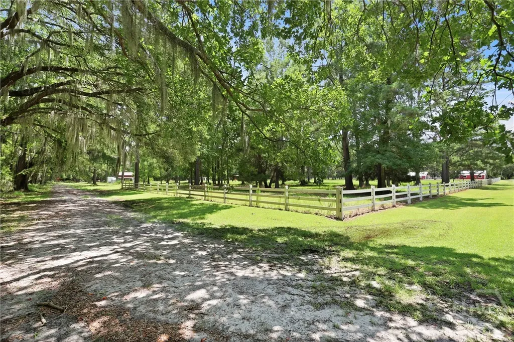 5747 Ogeechee Road Savannah GA 31405