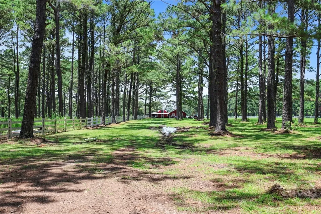 5747 Ogeechee Road Savannah GA 31405