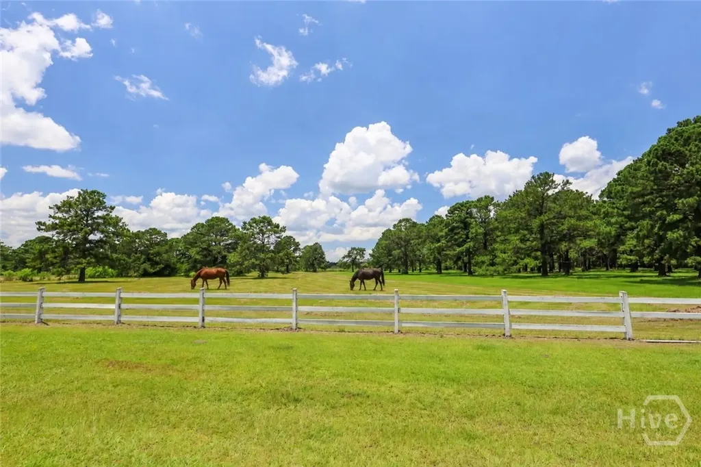 5747 Ogeechee Road Savannah GA 31405