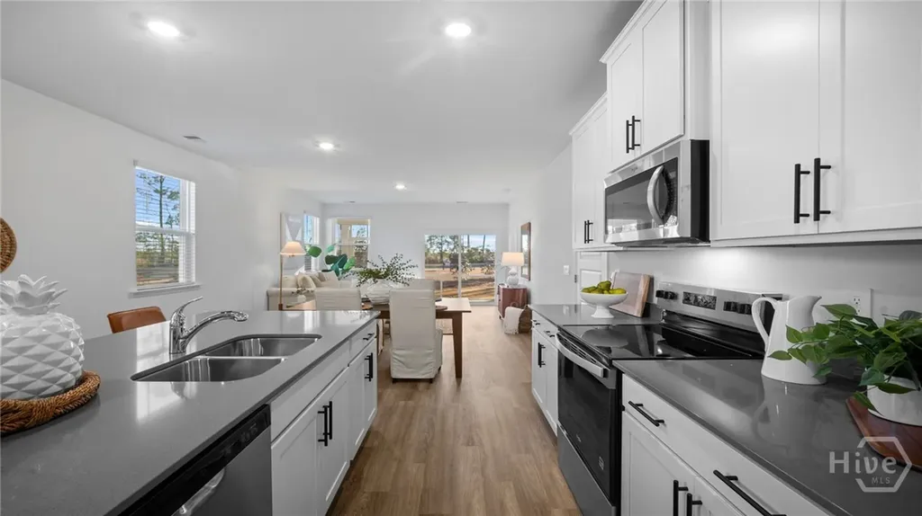 1013 Lakes Boulevard Brunswick GA 31525