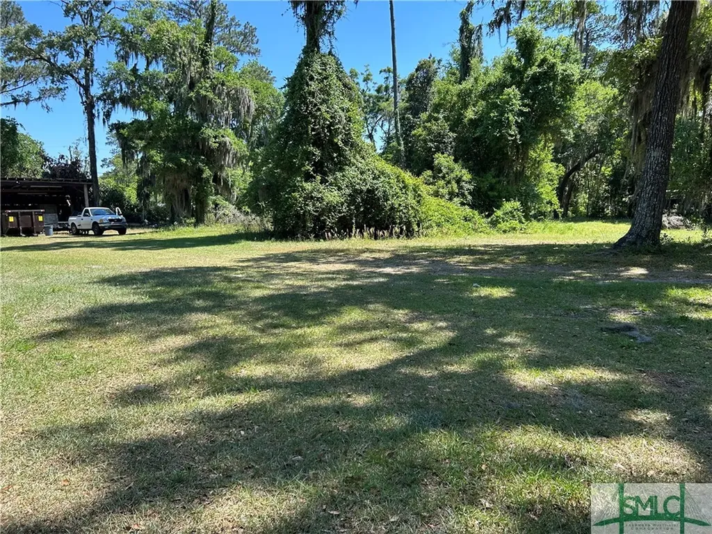8518 Whitefield Avenue Savannah GA 31406