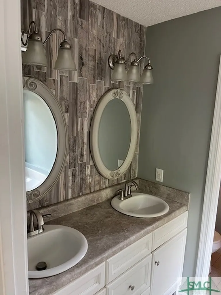 327 River Bend Drive Midway GA 31320