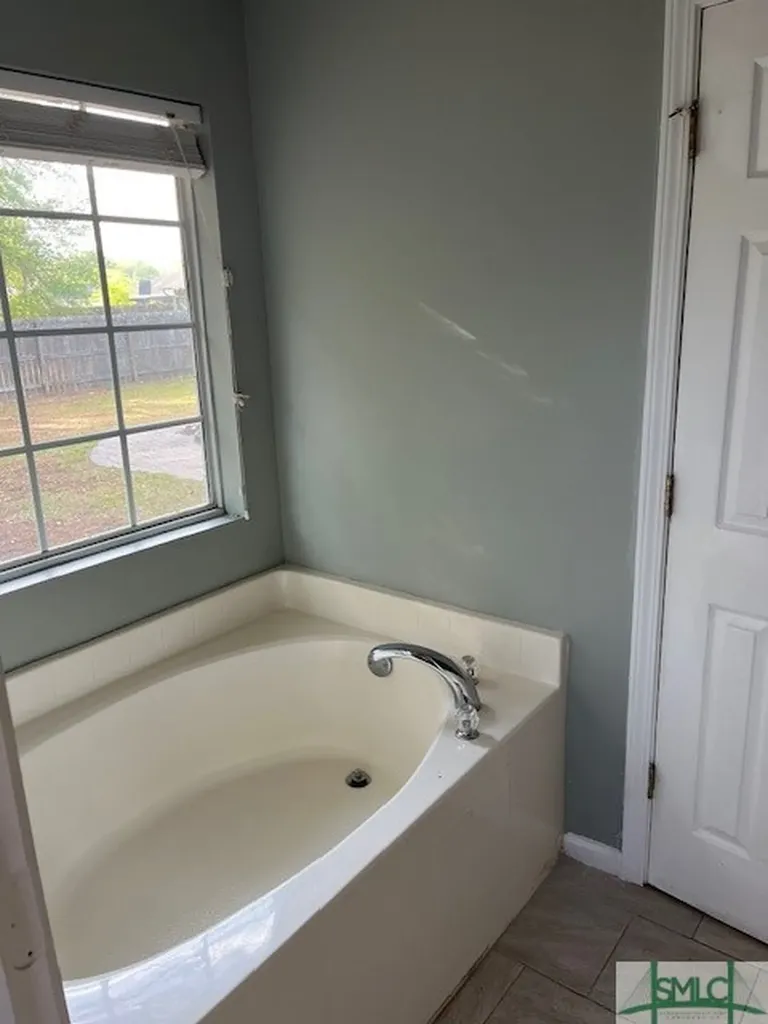 327 River Bend Drive Midway GA 31320