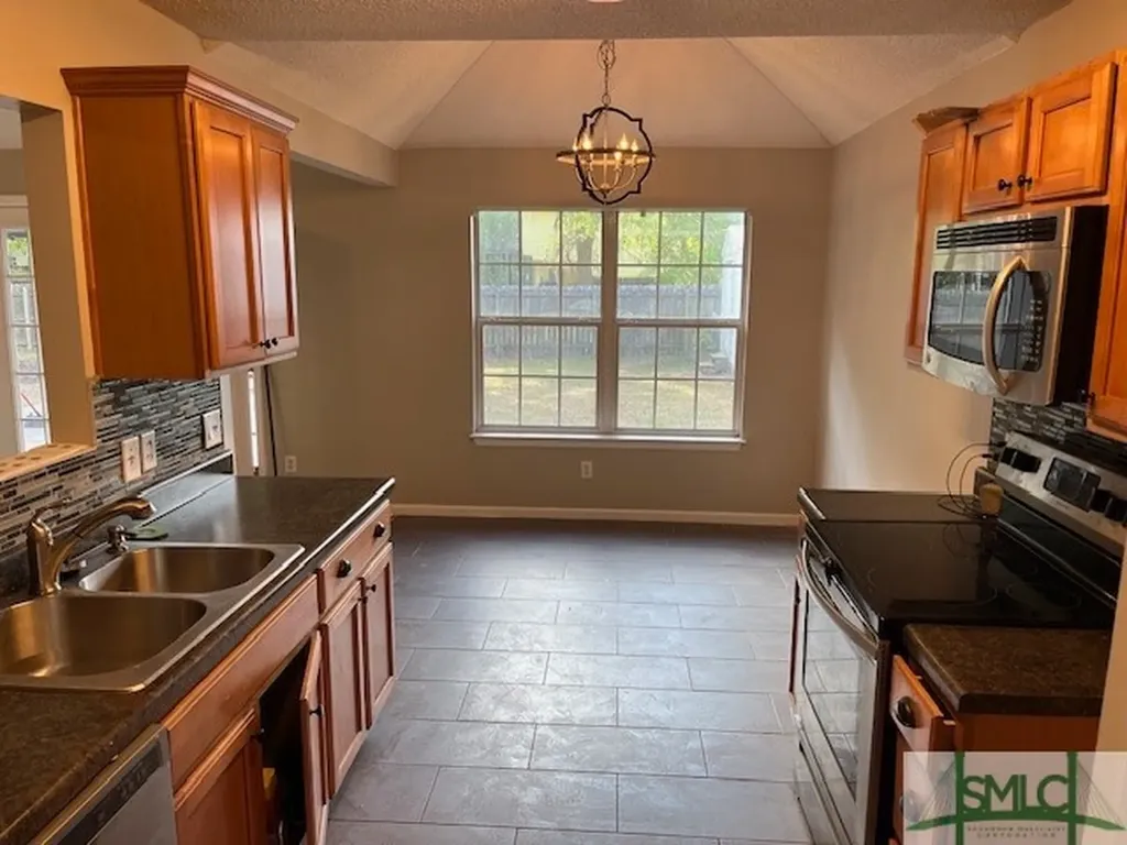 327 River Bend Drive Midway GA 31320