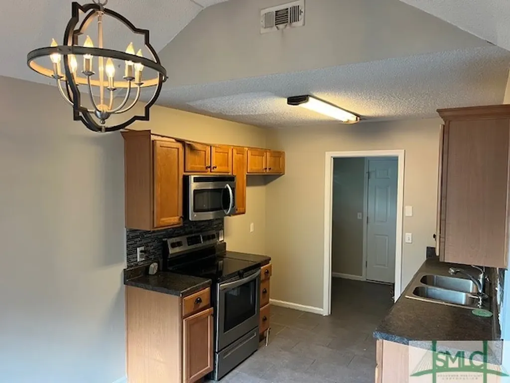 327 River Bend Drive Midway GA 31320