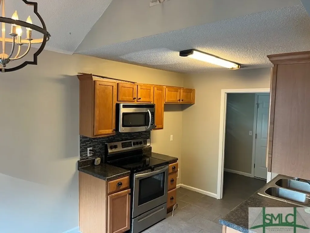 327 River Bend Drive Midway GA 31320