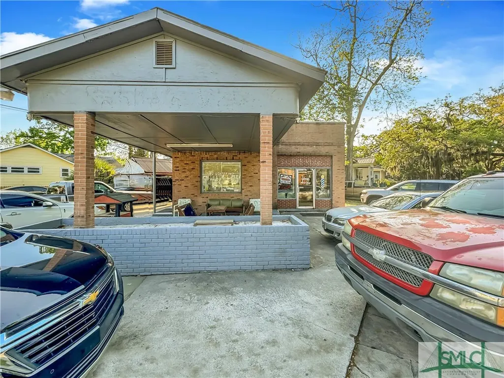 747 E 37th Street Savannah GA 31401