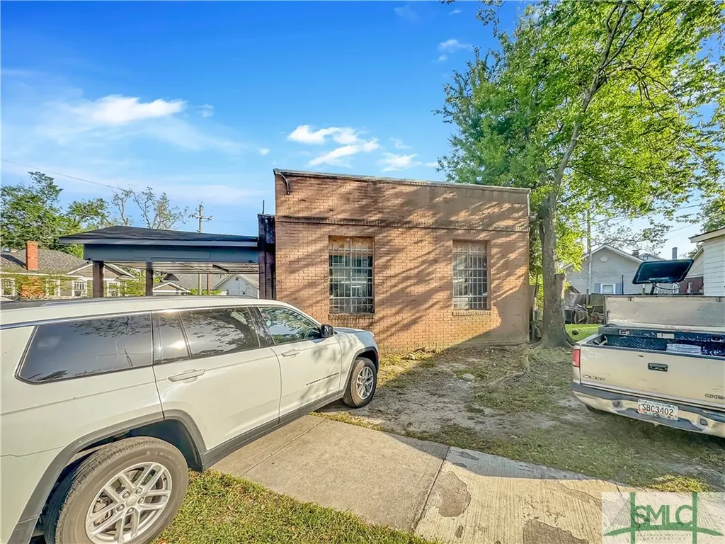 747 E 37th Street Savannah GA 31401
