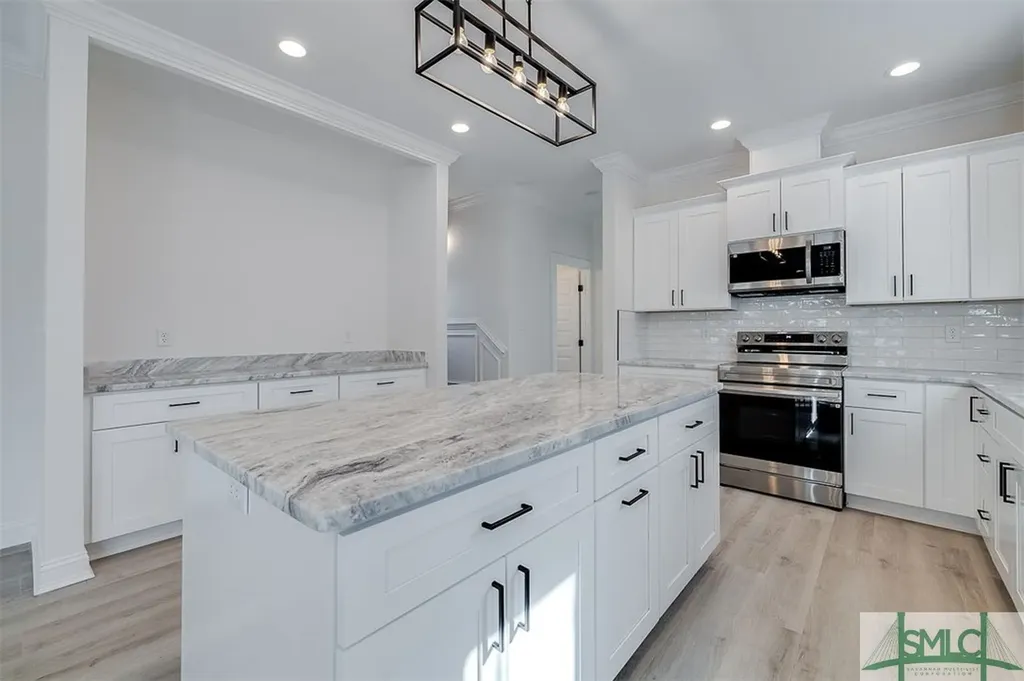 1407 E 32nd Street Savannah GA 31404