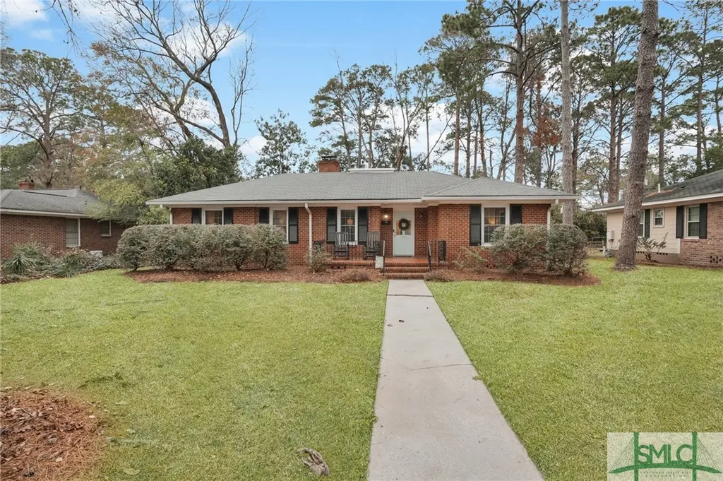 110 E 65th Street Savannah GA 31405