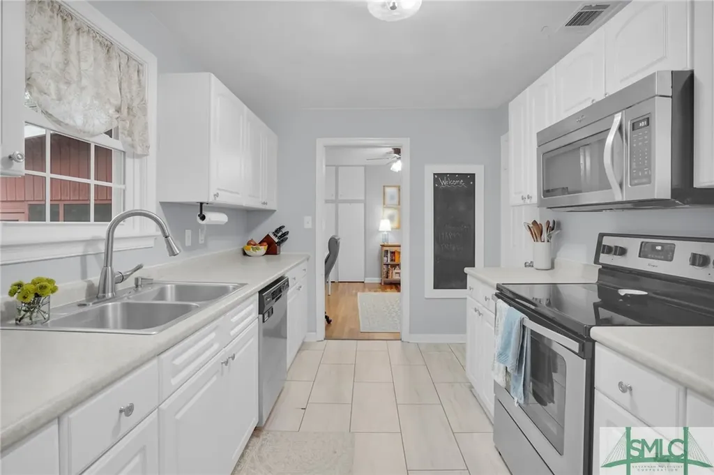 110 E 65th Street Savannah GA 31405