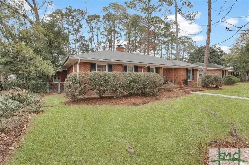 110 E 65th Street Savannah GA 31405