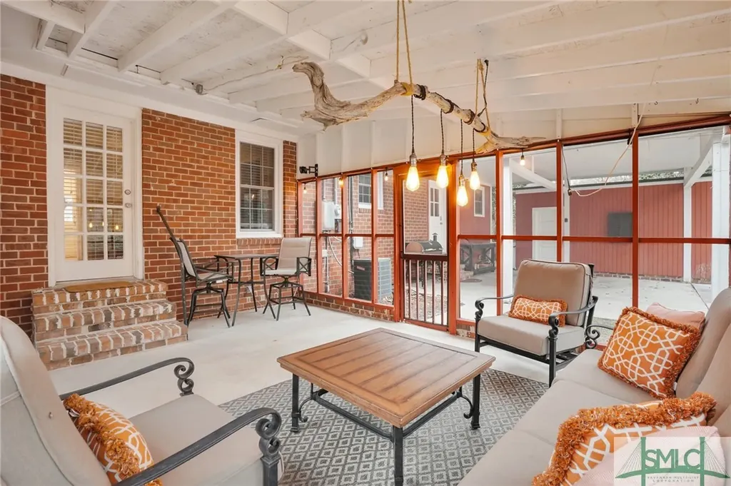 110 E 65th Street Savannah GA 31405