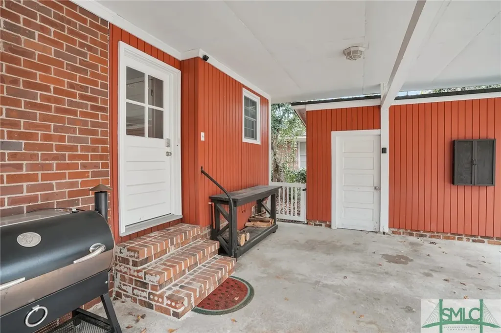 110 E 65th Street Savannah GA 31405