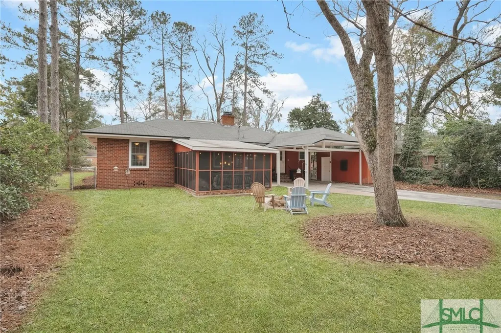 110 E 65th Street Savannah GA 31405