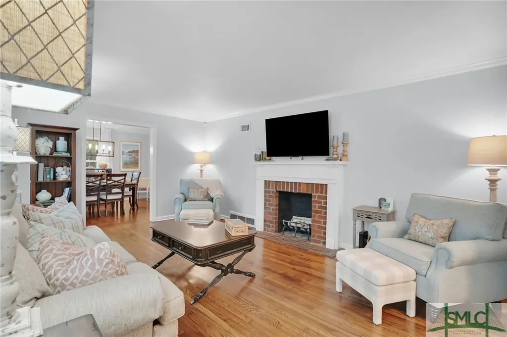 110 E 65th Street Savannah GA 31405