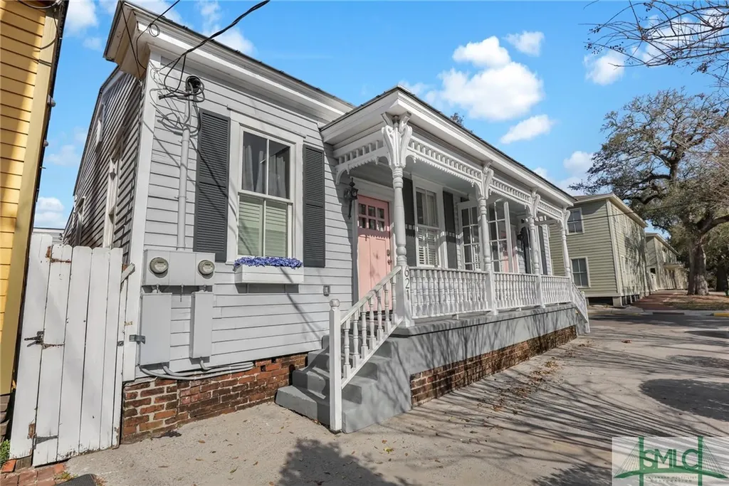 621 E Broad Street Savannah GA 31401
