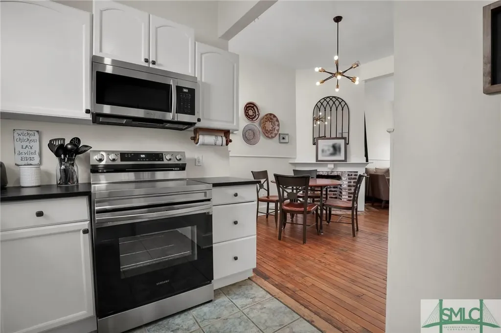 621 E Broad Street Savannah GA 31401