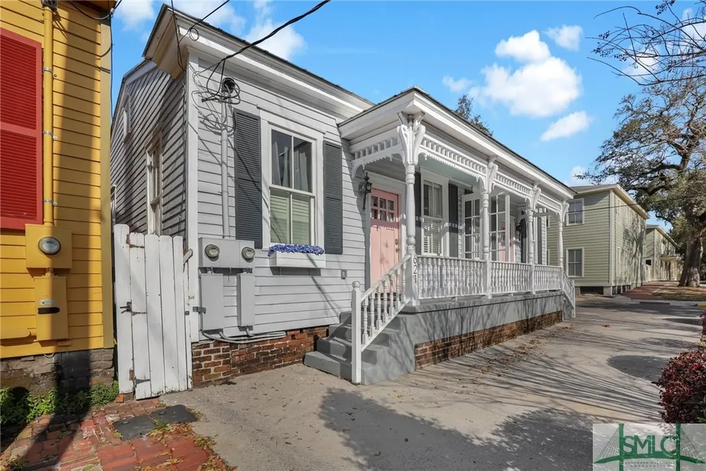 621 E Broad Street Savannah GA 31401