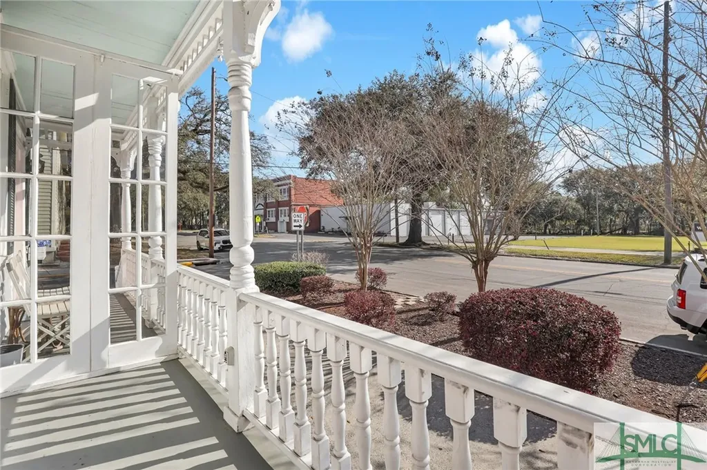 621 E Broad Street Savannah GA 31401