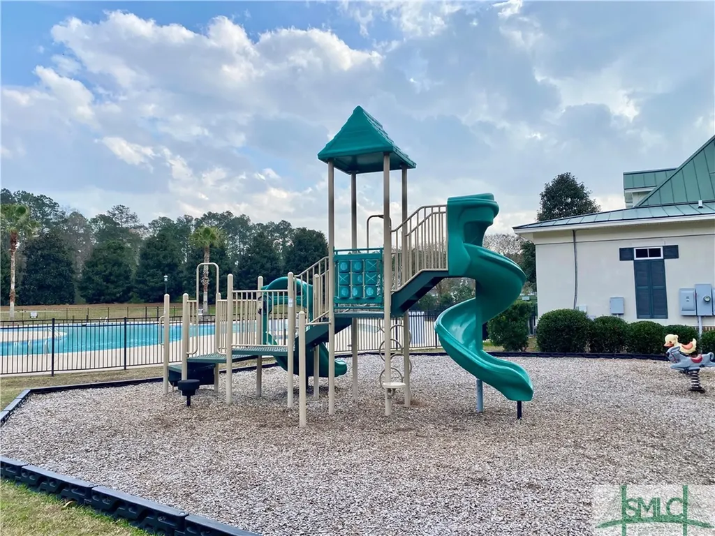 148 Como Drive Pooler GA 31322
