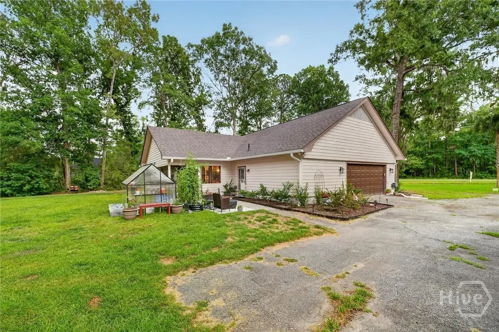 1098 Limerick Road Midway GA 31320