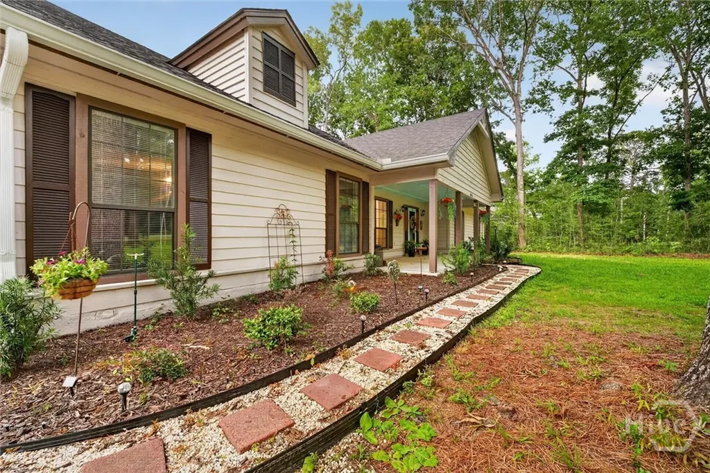 1098 Limerick Road Midway GA 31320