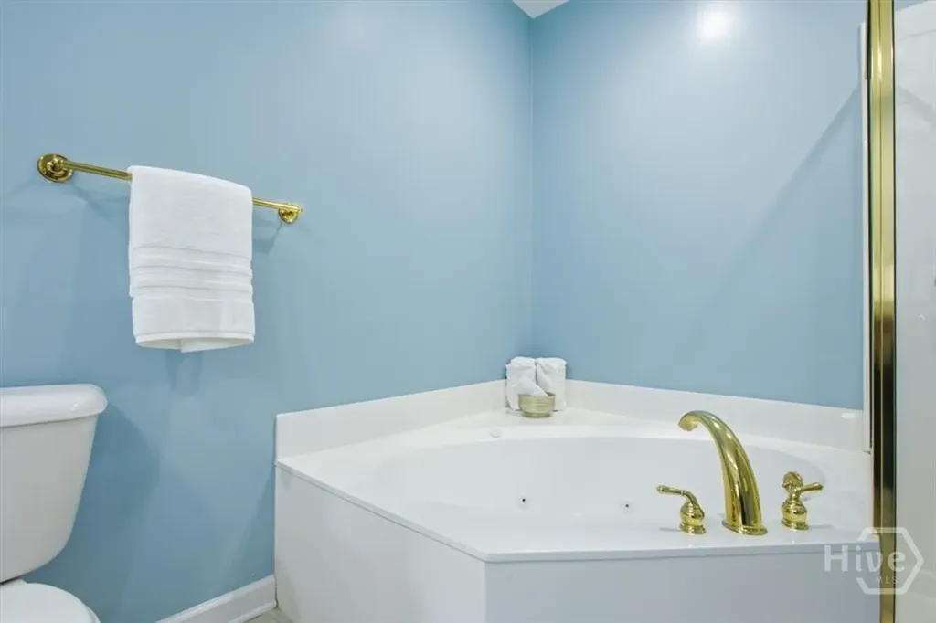 6 Roundtree Circle Savannah GA 31405