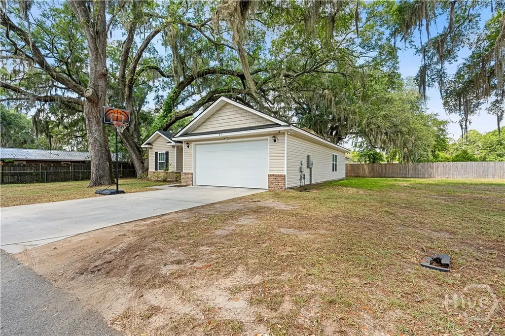 37 Douglas Road Allenhurst GA 31301